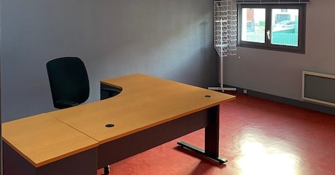 BUREAU DIGNE